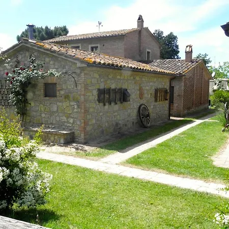 Monte Santa Maria Tiberina Sleeps 6 Pool Wifi דירה
