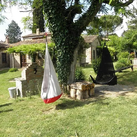 Monte Santa Maria Tiberina Sleeps 6 Pool Wifi דירה *